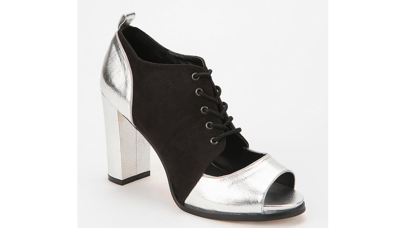 Illustration for article titled 6 Hideous Shoes Urban Outfitters Is Trying to Sell You